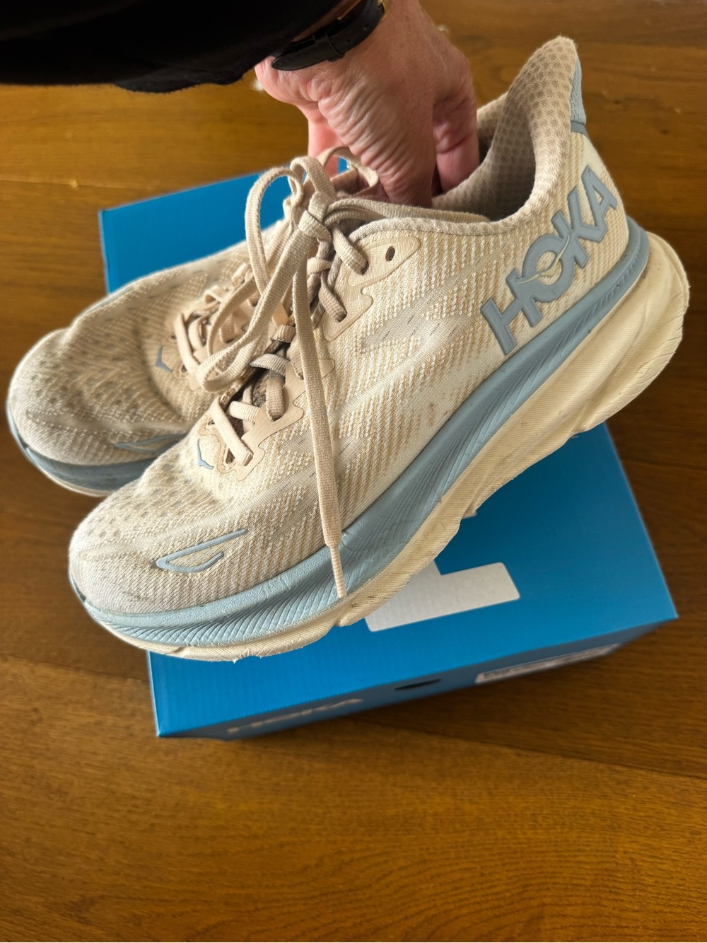 Hoka Clifton 9 Oak / Alabaster